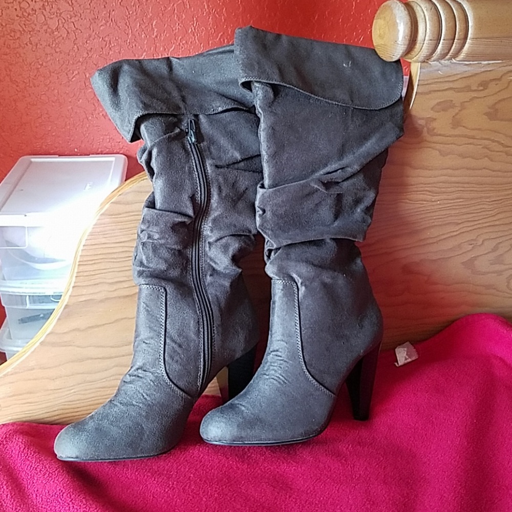 Cute everyday knee high boots.